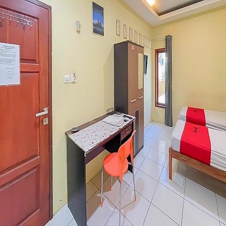 Reddoorz At Wahidin Street Cirebon Hotel Buitenkant foto