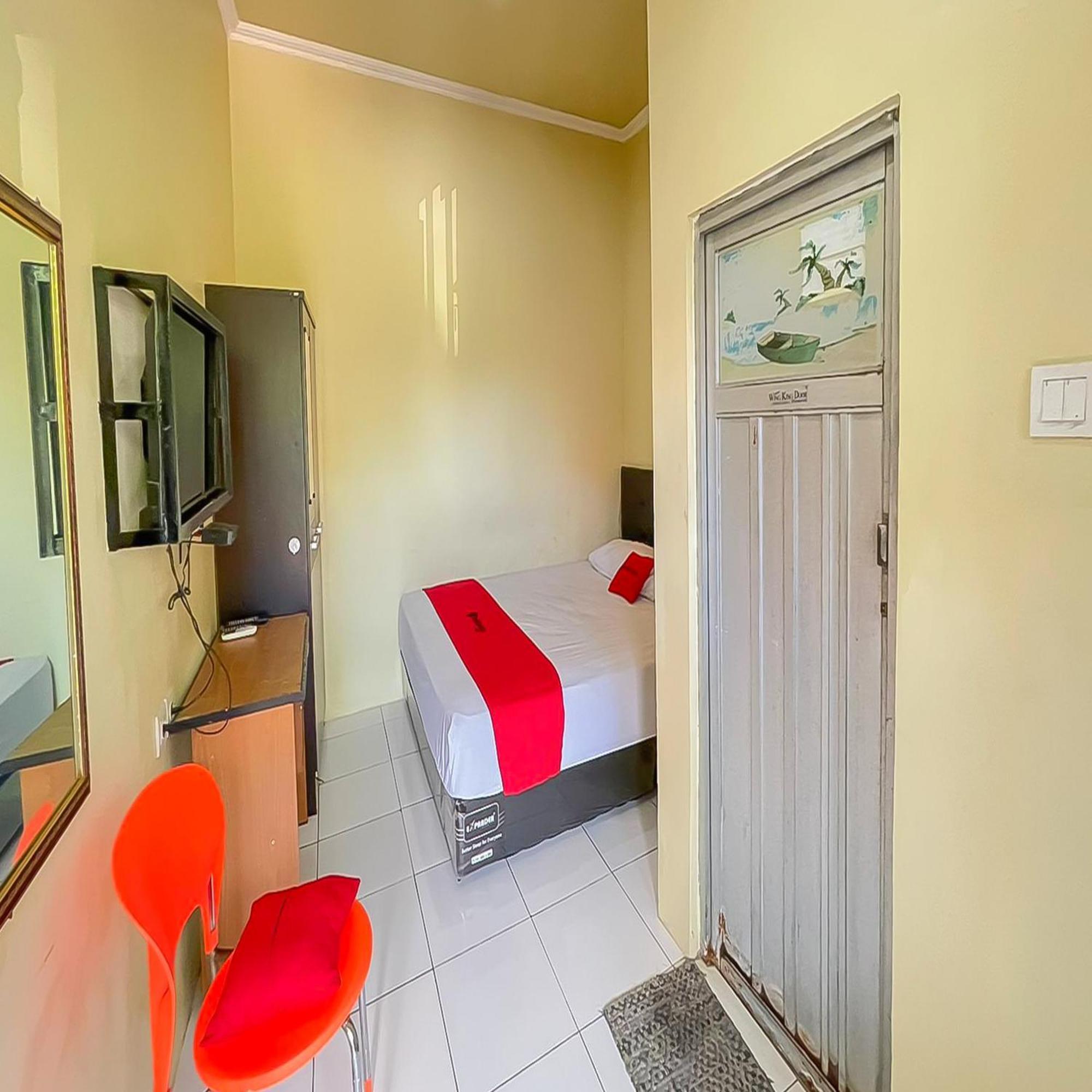 Reddoorz At Wahidin Street Cirebon Hotel Buitenkant foto